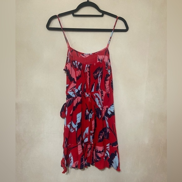 Express LIKE NEW red tropical ruffle wrap dress smocked back adjustable strap S - Picture 3 of 7